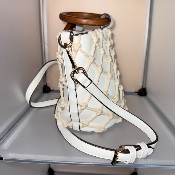 Street Level Knotted Cage Faux Leather Bucket Women's Bag White/Brown - Picture 2 of 10